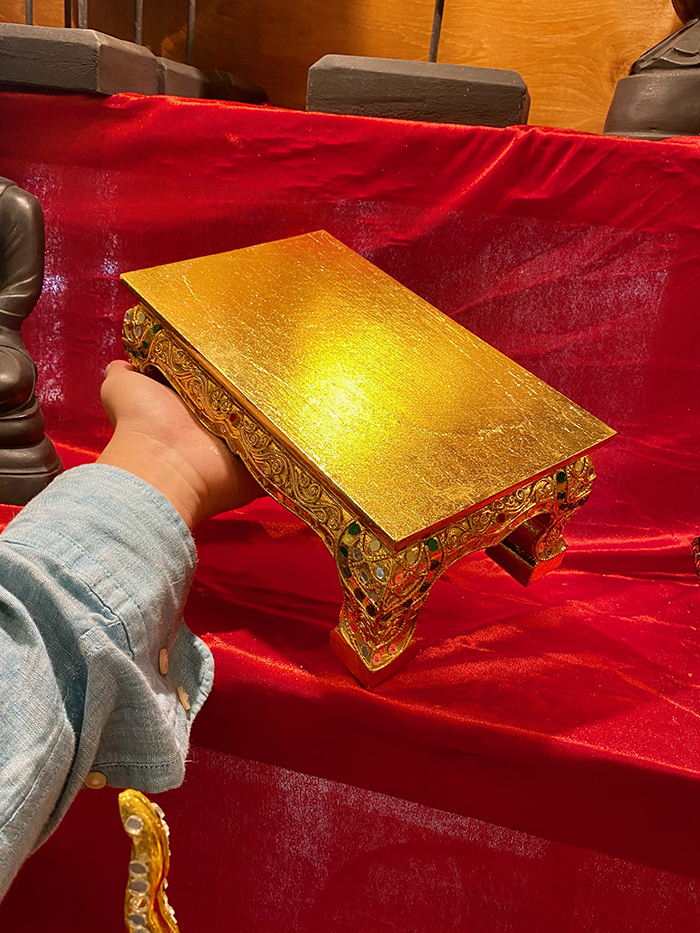 ฐานวางพระพุทธรูป
สำหรับ วางพระพุทธรูป ไม้เบญจพรรณ ปิดทอง