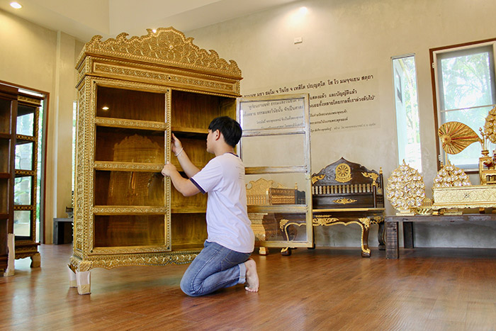 ตู้พระไตรปิฎก สำหรับ ใส่หนังสือพระไตรปิฎก 91 เล่ม