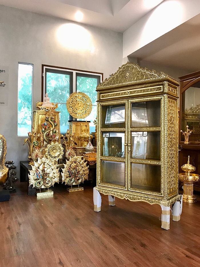 ตู้พระไตรปิฎกสีเหลือง สำหรับใส่หนังสือพระไตรปิฎก ภาษาไทย ราคา 9500
