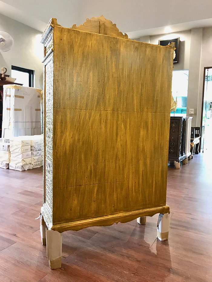 ตู้พระไตรปิฎกสีเหลือง สำหรับใส่หนังสือพระไตรปิฎก ภาษาไทย ราคา 9500
