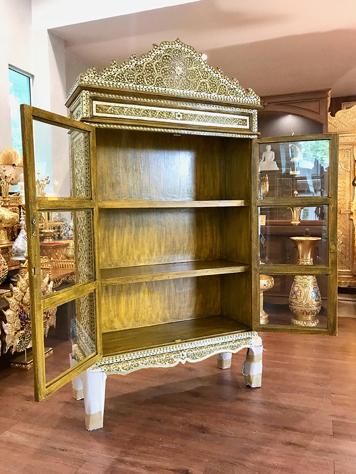 ตู้พระไตรปิฎกสีเหลือง สำหรับใส่หนังสือพระไตรปิฎก ภาษาไทย ราคา 9500
