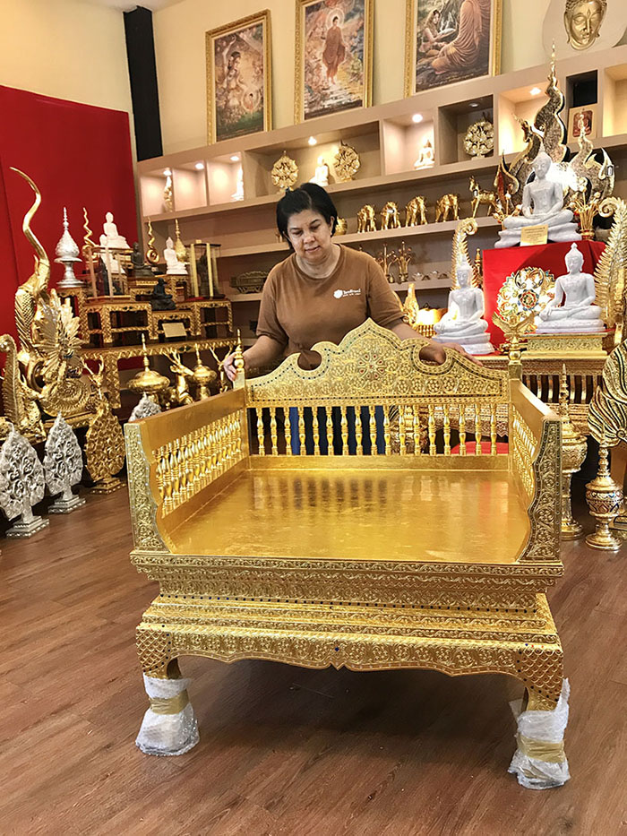 ธรรมาสน์ ไม้สักทั้งหลัง สำหรับพระเทศน์ ราคา 18,500 บาท
