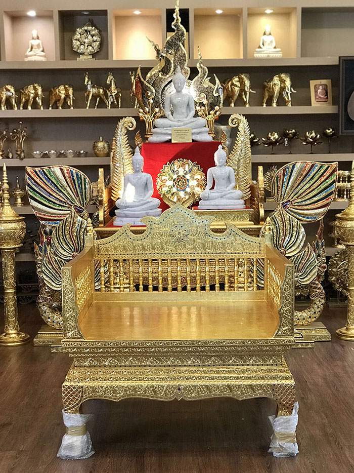 ธรรมาสน์ ไม้สักทั้งหลัง สำหรับพระเทศน์ ราคา 18,500 บาท