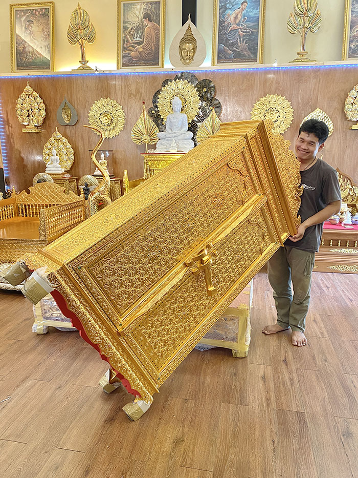 ตู้พระไตรปิฎก ประดับจั่วด้านบน ตู้พระไตรปิฎก ประดับจั่วด้านบน