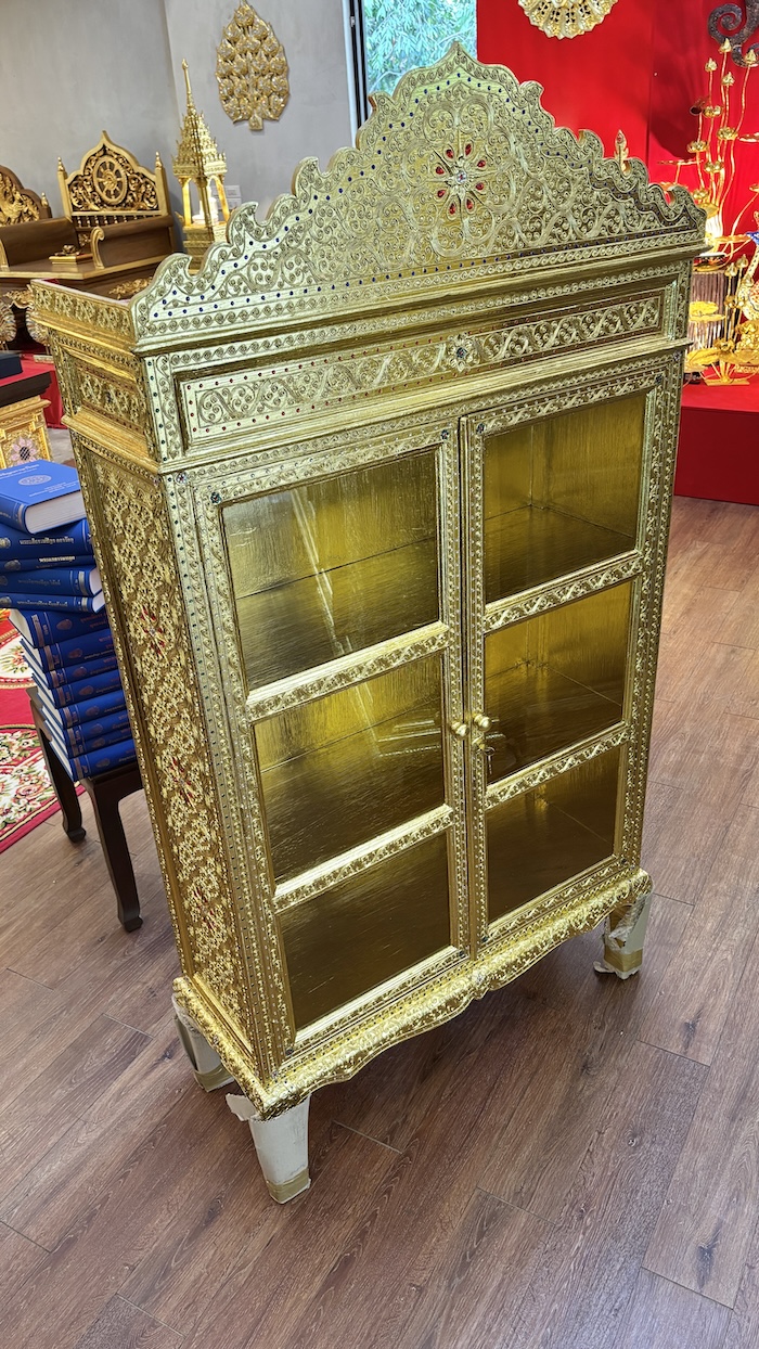 ตู้พระไตรปิฎก ทรงตรง ประดับจั่วด้านบน ตู้พระไตรปิฎก ทรงตรง ประดับจั่วด้านบน