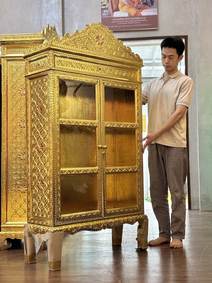 ตู้พระไตรปิฎก ทรงตรง ประดับจั่วด้านบน ตู้พระไตรปิฎก ทรงตรง ประดับจั่วด้านบน