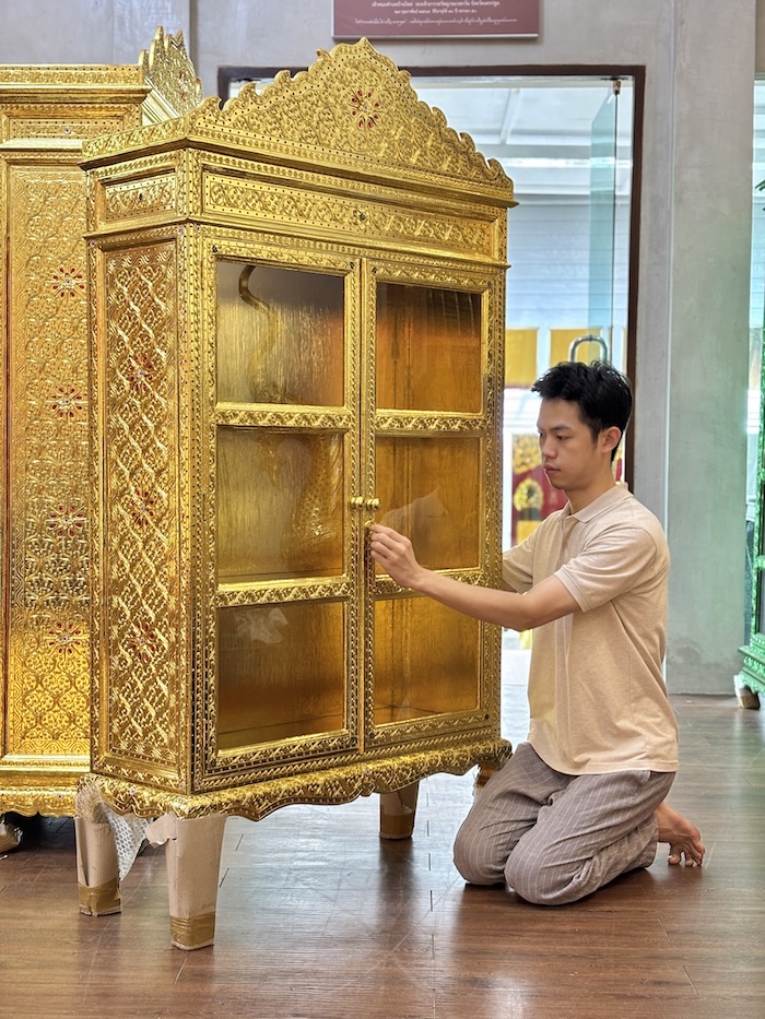 ตู้พระไตรปิฎก ทรงตรง ประดับจั่วด้านบน ตู้พระไตรปิฎก ทรงตรง ประดับจั่วด้านบน