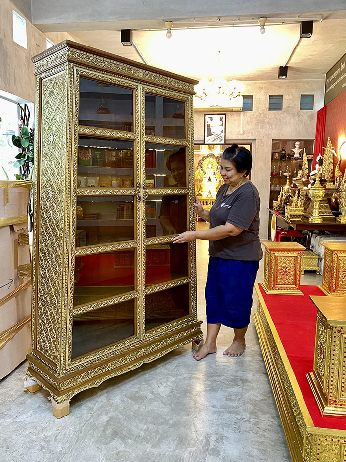 ตู้ไม้สักสำหรับ ใส่หนังสือพระไตรปิฎก 91 เล่ม ตู้ไม้สักสำหรับ ใส่หนังสือพระไตรปิฎก 91 เล่ม