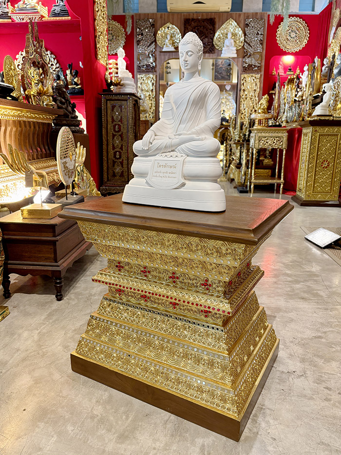 แท่นประดิษฐานองค์พระพุทธรูป โครงสร้างไม้สัก สำหรับตกแต่งห้องพระและมุมสักการะ