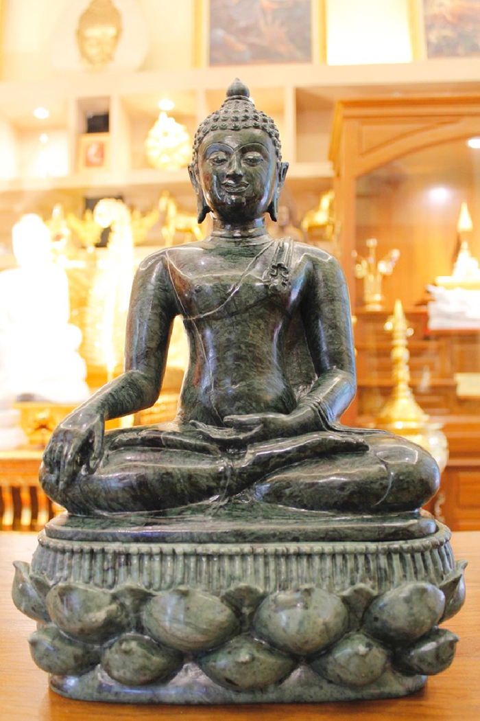 พระพุทธรูปแกะสลัก ปางมารวิชัย (ปางชนะมาร) 
ขนาด หน้าตัก 9 นิ้ว แกะสลักจากหินอ่อนเขียวประเทศอินเดีย พระพุทธรูปแกะสลัก ปางมารวิชัย (ปางชนะมาร) 
ขนาด หน้าตัก 9 นิ้ว แกะสลักจากหินอ่อนเขียวประเทศอินเดีย