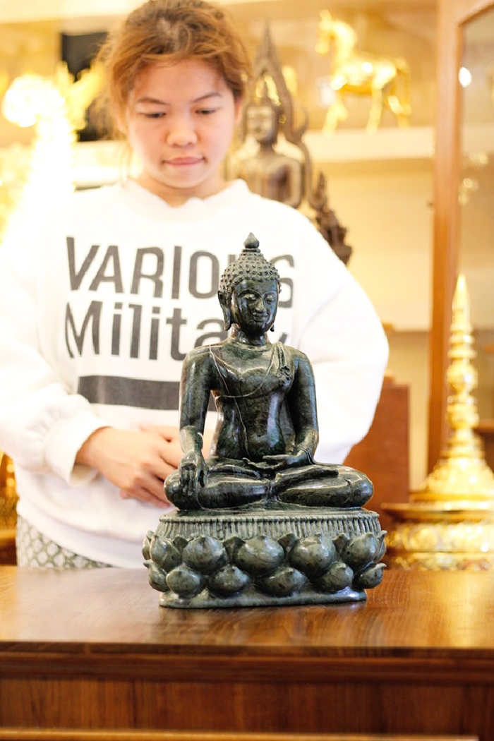 พระพุทธรูปแกะสลัก ปางมารวิชัย (ปางชนะมาร) 
ขนาด หน้าตัก 9 นิ้ว แกะสลักจากหินอ่อนเขียวประเทศอินเดีย พระพุทธรูปแกะสลัก ปางมารวิชัย (ปางชนะมาร) 
ขนาด หน้าตัก 9 นิ้ว แกะสลักจากหินอ่อนเขียวประเทศอินเดีย